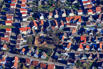 Marie-Juchacz-Straße und Baustelle für den Kath. Kindergarten in Lingenfeld im Bundesland Rheinland-Pfalz, Deutschland