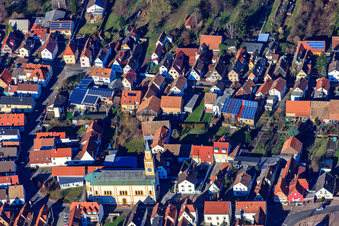 St. Martinus in Lingenfeld im Bundesland Rheinland-Pfalz, Deutschland von oben