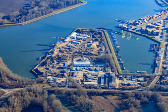 Hafen Germersheim mit Dyckerhoff Beton GmbH & Co. KG und  Yachthafen des Motorboot-Sportverein Germersheim e.V im Bundesland Rheinland-Pfalz, Deutschland