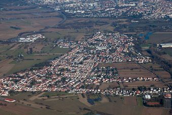 Drohnenaufname von Ortsteil Heiligenstein in Römerberg im Bundesland Rheinland-Pfalz, Deutschland