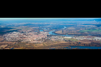Panorama der Stadtansicht aus Süden in Speyer im Bundesland Rheinland-Pfalz, Deutschland
