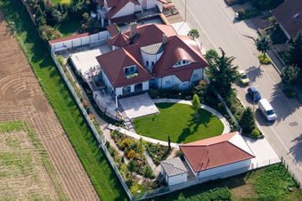 Luftaufnahme von Guttenbergstr in Kandel im Bundesland Rheinland-Pfalz, Deutschland