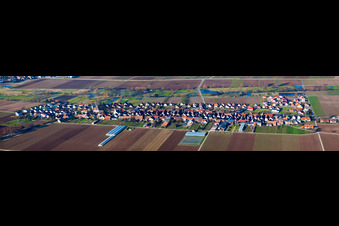 Panorama vom Ortsbereich und der Umgebung in Böbingen im Bundesland Rheinland-Pfalz, Deutschland