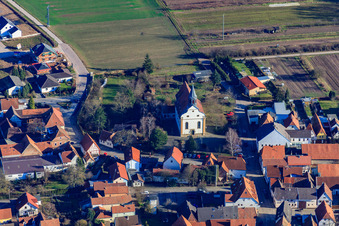 St. Bartholomäus in Zeiskam im Bundesland Rheinland-Pfalz, Deutschland von oben