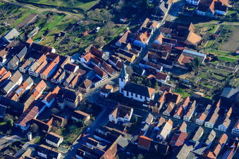 Kirche in Lange Straße in Ottersheim bei Landau im Bundesland Rheinland-Pfalz, Deutschland