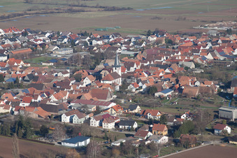 Luftbild von Ottersheim in Ottersheim bei Landau im Bundesland Rheinland-Pfalz, Deutschland