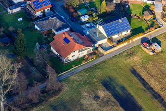 Albert-Detzel-Straße in Herxheim bei Landau im Bundesland Rheinland-Pfalz, Deutschland aus der Luft