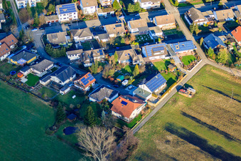 Albert-Detzel-Straße in Herxheim bei Landau im Bundesland Rheinland-Pfalz, Deutschland vom Flugzeug aus