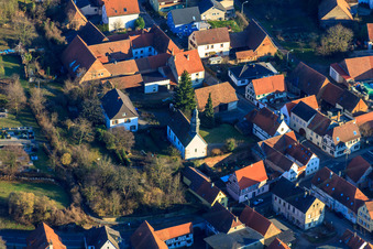 Kapelle am Friedhof in Impflingen im Bundesland Rheinland-Pfalz, Deutschland