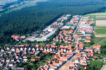 Industrie- und Gewerbegebiet Im Gereut/Industriestraße in Hatzenbühl im Bundesland Rheinland-Pfalz, Deutschland