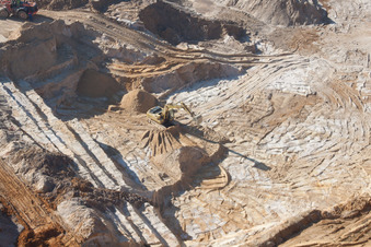 Riedseltz im Bundesland Bas-Rhin, Frankreich von der Drohne aus gesehen