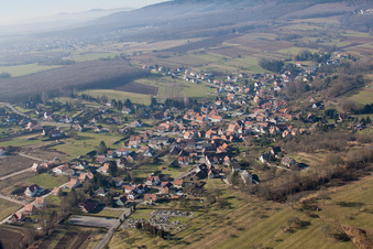 Drohnenaufname von Lobsann im Bundesland Bas-Rhin, Frankreich