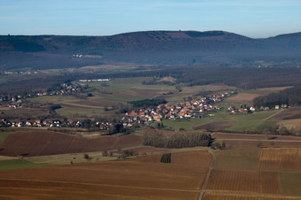 Drohnenbild von Kutzenhausen im Bundesland Bas-Rhin, Frankreich