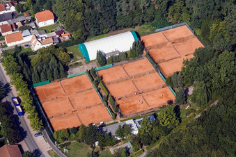 Tennisplatz in Herxheim bei Landau im Bundesland Rheinland-Pfalz, Deutschland