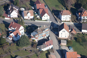 Soultz-sous-Forêts (Elsaß) im Bundesland Bas-Rhin, Frankreich von oben gesehen