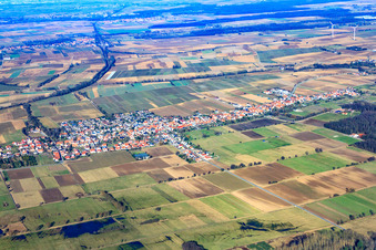 Luftbild von Dorfansicht aus Süden in Freckenfeld im Bundesland Rheinland-Pfalz, Deutschland