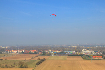 Queichheimer Landstraße von Süden in Landau in der Pfalz im Bundesland Rheinland-Pfalz, Deutschland