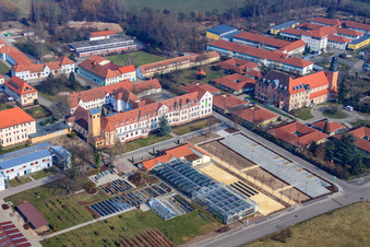 Jugendwerk und Berufsbildende Schule St. Josef und Caritas-Förderzentrum St. Laurentius und Paulus in Landau in der Pfalz im Bundesland Rheinland-Pfalz, Deutschland