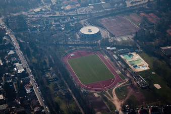 Rundsporthalle, Freibad in Landau in der Pfalz im Bundesland Rheinland-Pfalz, Deutschland