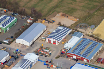 Schrägluftbild von Gewerbegebiet Am Gäxwald mit Klarsicht-Verpackungen Weber GmbH, REGAB GmbH Tiefbau und  Feinwerk Präzisions- und Messtechnik GmbH & Co. KG in Herxheim bei Landau im Bundesland Rheinland-Pfalz, Deutschland