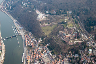 Schrägluftbild von Schloß im Ortsteil Kernaltstadt in Heidelberg im Bundesland Baden-Württemberg, Deutschland