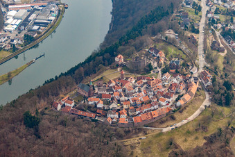 Luftaufnahme von Ruine und Mauerreste der ehemaligen Burganlage und Feste Dilsberg im Ortsteil Dilsberg in Neckargemünd im Bundesland Baden-Württemberg, Deutschland