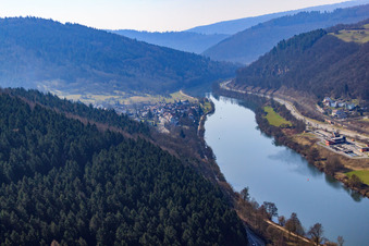 Eberbacher Straße im Ortsteil Pleutersbach im Bundesland Baden-Württemberg, Deutschland