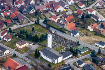 Kirchenturm und Turm- Dach am Kirchengebäude der Kath. Gemeinde im Ortsteil Richen in Eppingen im Bundesland Baden-Württemberg, Deutschland