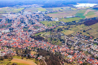 Luftbild von Stadtansicht von Osten in Weingarten im Bundesland Baden-Württemberg, Deutschland