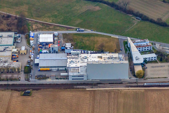 Schrägluftbild von KLEIBERIT SE & Co. KG in Weingarten im Bundesland Baden-Württemberg, Deutschland