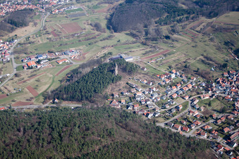Stein von Südwesten in Gossersweiler-Stein im Bundesland Rheinland-Pfalz, Deutschland