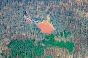 Luftbild von Fußballplatz des SV Erlenbrunn in Pirmasens im Bundesland Rheinland-Pfalz, Deutschland