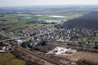 Steinbourg im Bundesland Bas-Rhin, Frankreich von oben