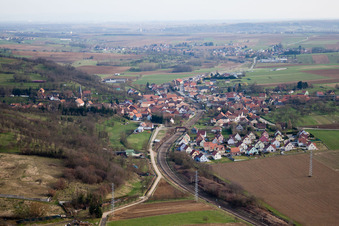 Drohnenaufname von Buswiller im Bundesland Bas-Rhin, Frankreich