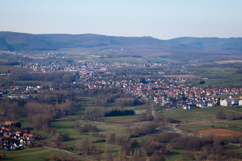 Uttenhoffen im Bundesland Bas-Rhin, Frankreich von einer Drohne aus