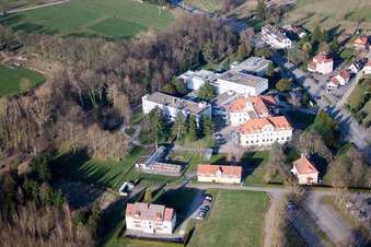 Morsbronn-les-Bains im Bundesland Bas-Rhin, Frankreich von der Drohne aus gesehen