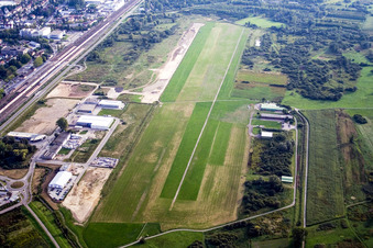 Luftbild von Segelflug- Gelände auf dem Flugplatz der Baden-Oos im Ortsteil Oos in Baden-Baden im Bundesland Baden-Württemberg, Deutschland
