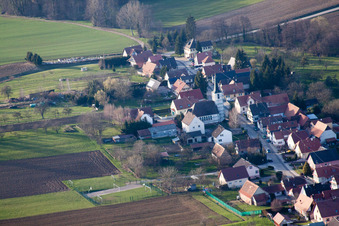 Bremmelbach im Bundesland Bas-Rhin, Frankreich aus der Drohnenperspektive