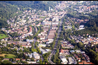 Schwarzwaldstraße B500 im Ortsteil Oos in Baden-Baden im Bundesland Baden-Württemberg, Deutschland