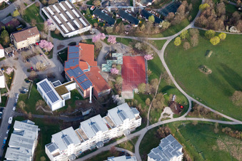 Schrägluftbild von Ostertag Realschule, Tiroler Straße im Ortsteil Eltingen in Leonberg im Bundesland Baden-Württemberg, Deutschland