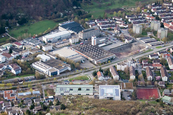 Drohnenaufname von August-Lämmle-Schule, Gerlinger Straße im Ortsteil Ramtel in Leonberg im Bundesland Baden-Württemberg, Deutschland