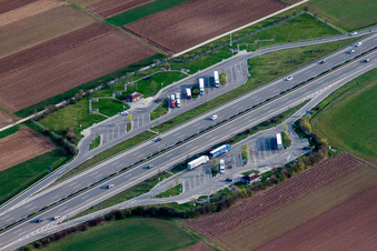 Autobahn-Parkplatz Gerlinger Höhe an der BAB A81 in Gerlingen im Bundesland Baden-Württemberg, Deutschland