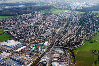 Ortsansicht der Straßen und Häuser der Wohngebiete in Korntal in Korntal-Münchingen im Bundesland Baden-Württemberg, Deutschland