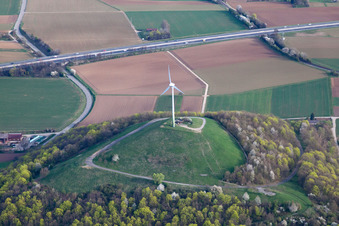 Luftbild von Windenergieanlagen ( WEA ) - Windrad- auf auf dem Grünen Heiner an der A81 im Ortsteil Korntal in Korntal-Münchingen im Ortsteil Weilimdorf in Stuttgart im Bundesland Baden-Württemberg, Deutschland