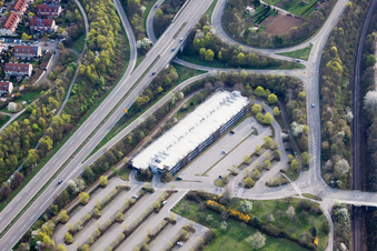 Porsche Parkplatz Parkhaus Ostseestraße im Ortsteil Zuffenhausen in Stuttgart im Bundesland Baden-Württemberg, Deutschland
