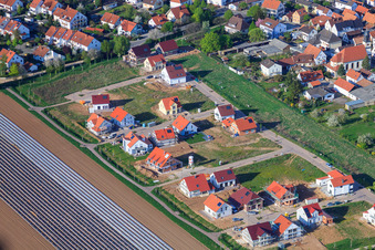 Drohnenaufname von Neubaugebiet Unteres Rappenfeld im Ortsteil Mörlheim in Landau in der Pfalz im Bundesland Rheinland-Pfalz, Deutschland