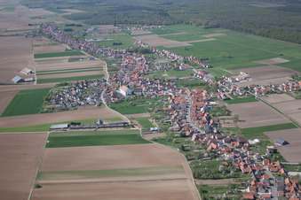 Drohnenaufname von Schleithal im Bundesland Bas-Rhin, Frankreich