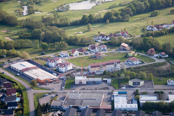 Drohnenbild von Soufflenheim , Golfclub Soufflenheim Baden-Baden im Bundesland Bas-Rhin, Frankreich