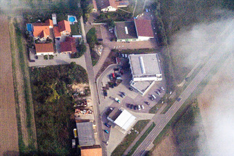 Autohaus Heinz Memmer in Freckenfeld im Bundesland Rheinland-Pfalz, Deutschland