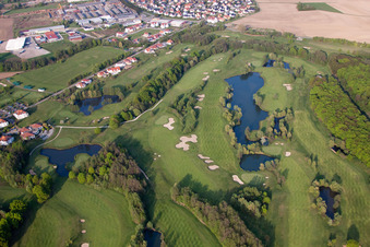 Soufflenheim , Golfclub Soufflenheim Baden-Baden im Bundesland Bas-Rhin, Frankreich von oben gesehen